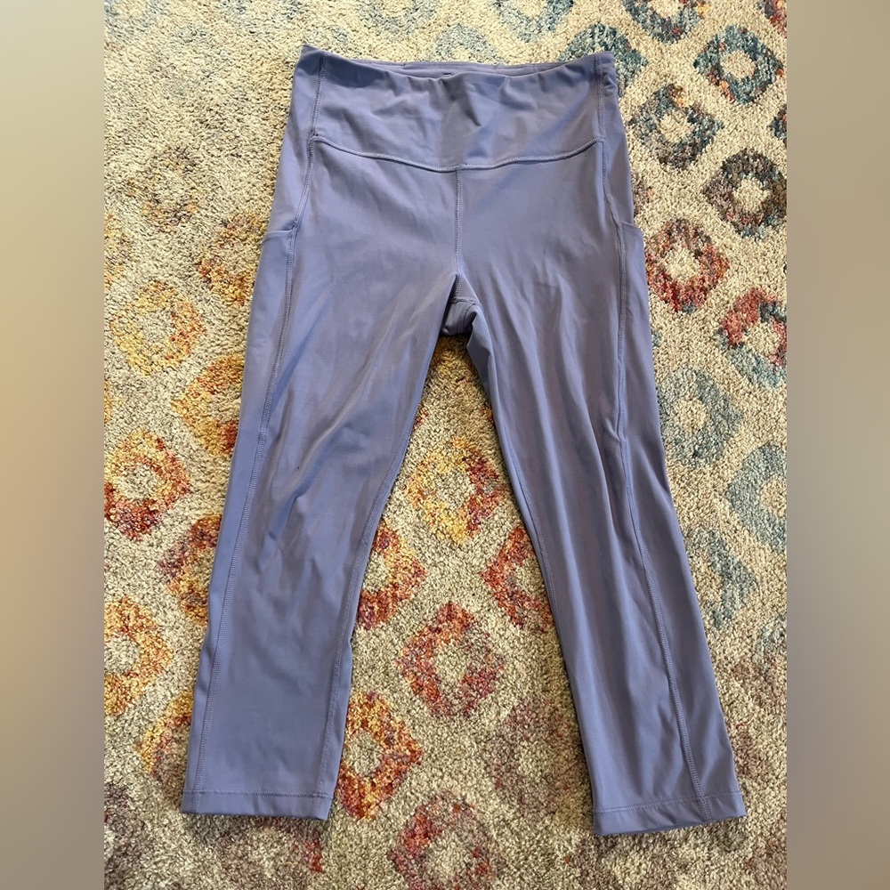 Athleta Periwinkle Blue Ultimate Stash Pocket Capri Leggings